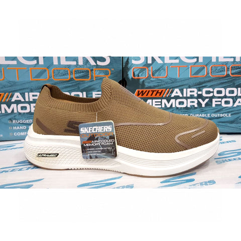 Ultra-Light Skechers with Air-Cooled Memory Foam
